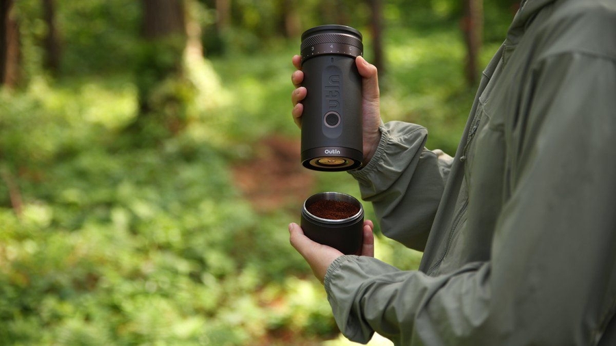 outin-fino-draagbare-elektrische-koffiemolen-tundra-brown - Mammafina